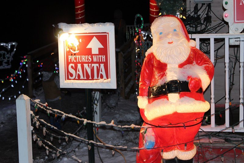 Pictures With Santa | The Christmas Ranch in Morrow, OH